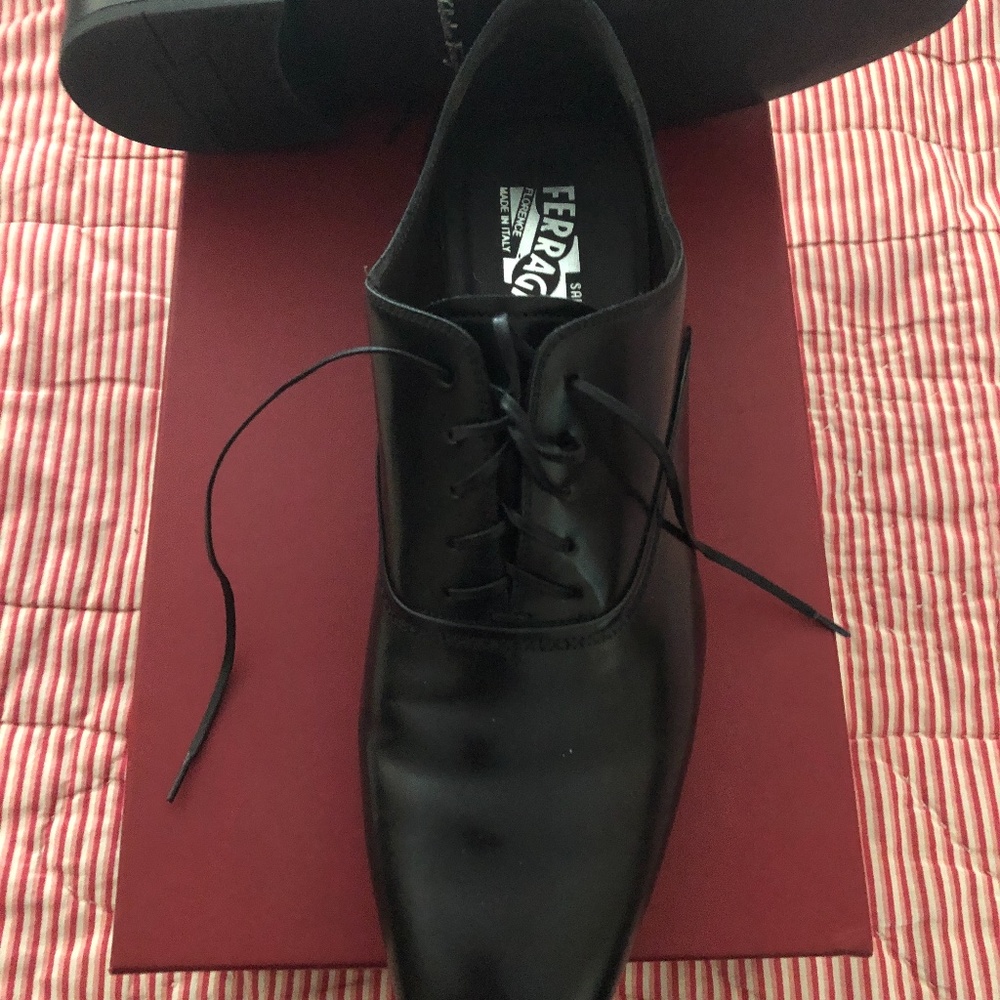 Salvatore Ferragamo black shoes 9 EE